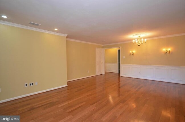 Building Photo - 166 Crossbow Ln Unit 274