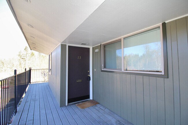 Photo - 3200-3236 SW Marigold St Unidad 3208