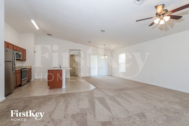 Photo - 1750 SW Apache Ave