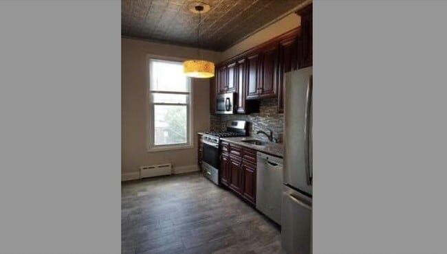 Photo - 220 Jane St Unit 2