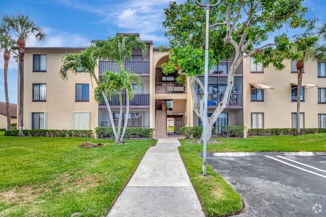 Building Photo - 629 Sea Pine Way Unit G2 Rental