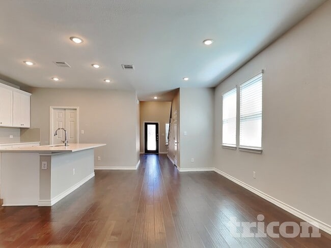 Photo - 142 Yellowbark St