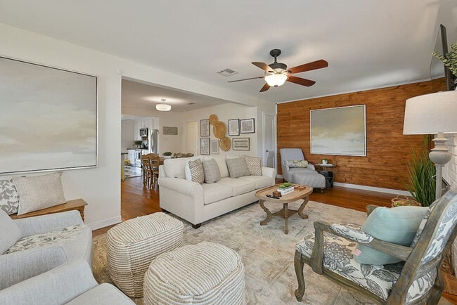 Photo - 712 Eagle Pass St Unit ID1071611P