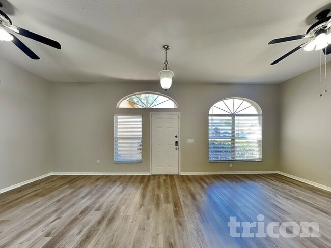 Photo - 1810 Cattleman Dr