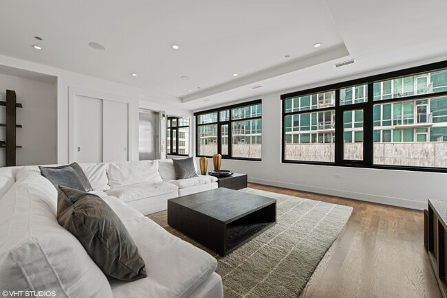 Photo - 668 N Kingsbury St Unit 507