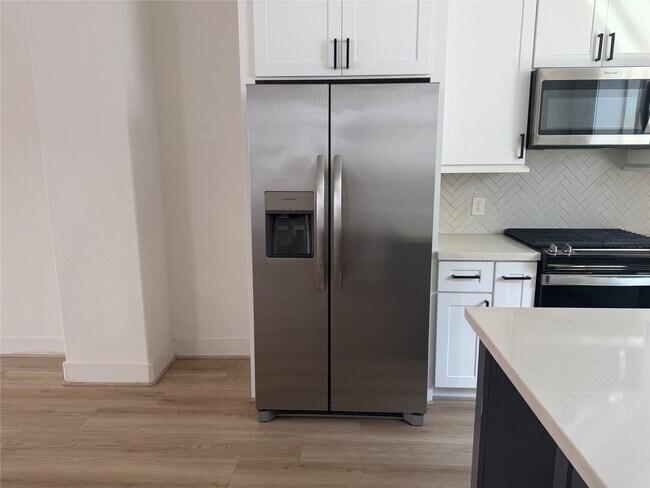 Photo - 2335 Eagle St