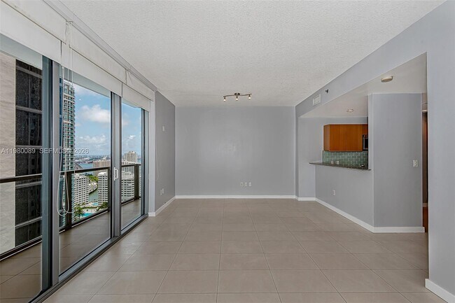 Photo - 1050 Brickell Ave Unit 2822