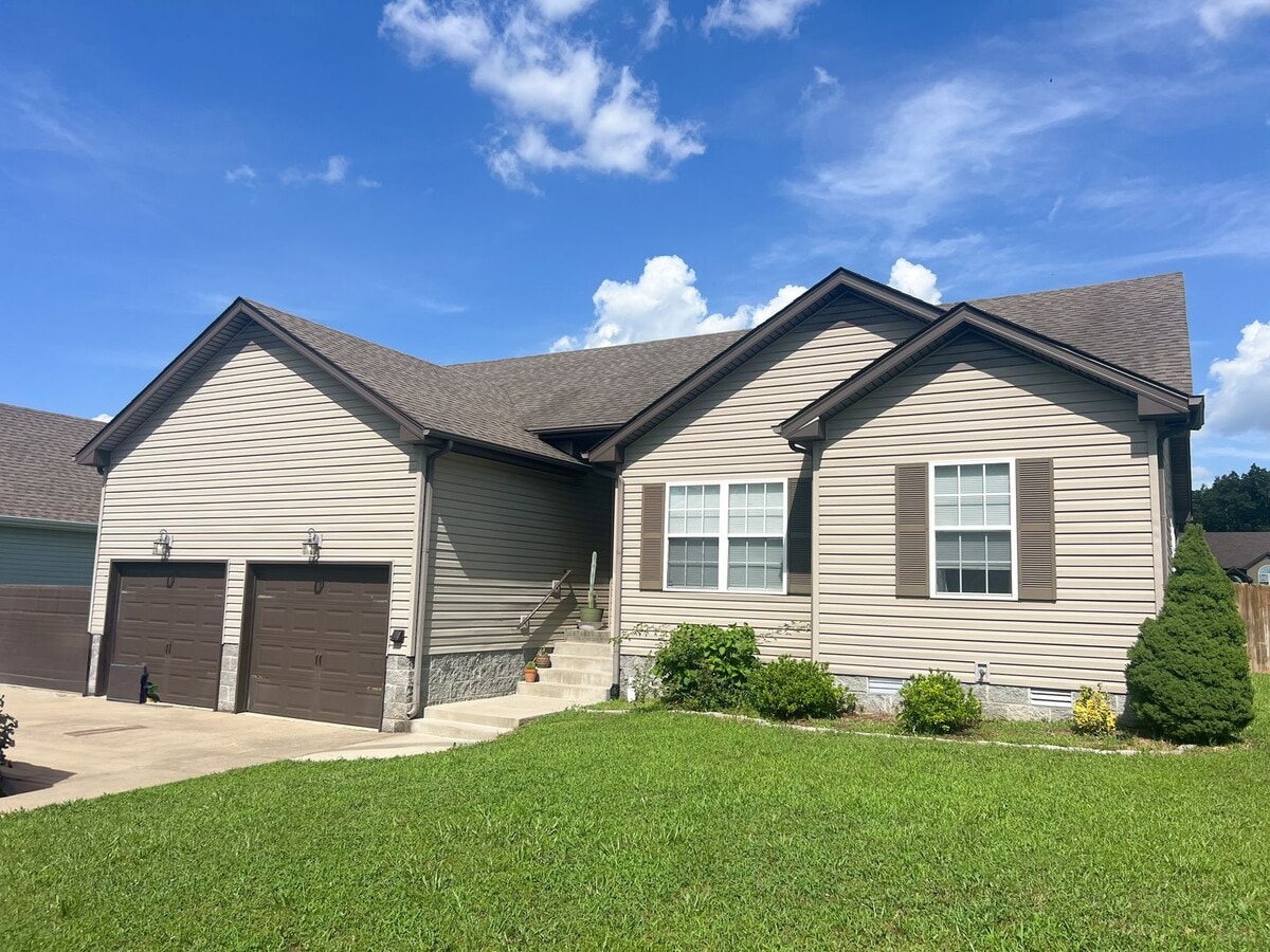 3 Bedroom 2 Bathroom Home - 3 Bedroom 2 Bathroom Home