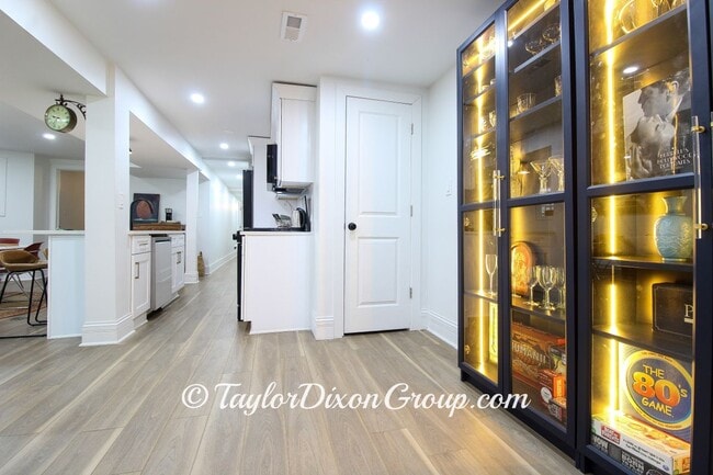 Photo - 6617 S Minerva Ave Unit Apt Garden