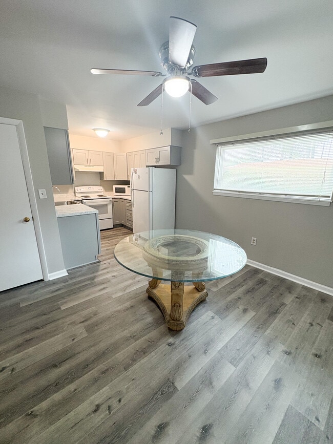 Photo - 1100 Skyland Dr