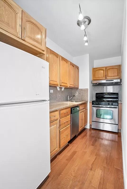 Photo - 135 Willow St