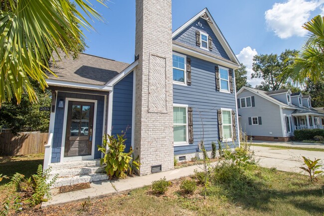 Building Photo - Charming 3-Bed, 3.5-Bath Home Near Augusta...