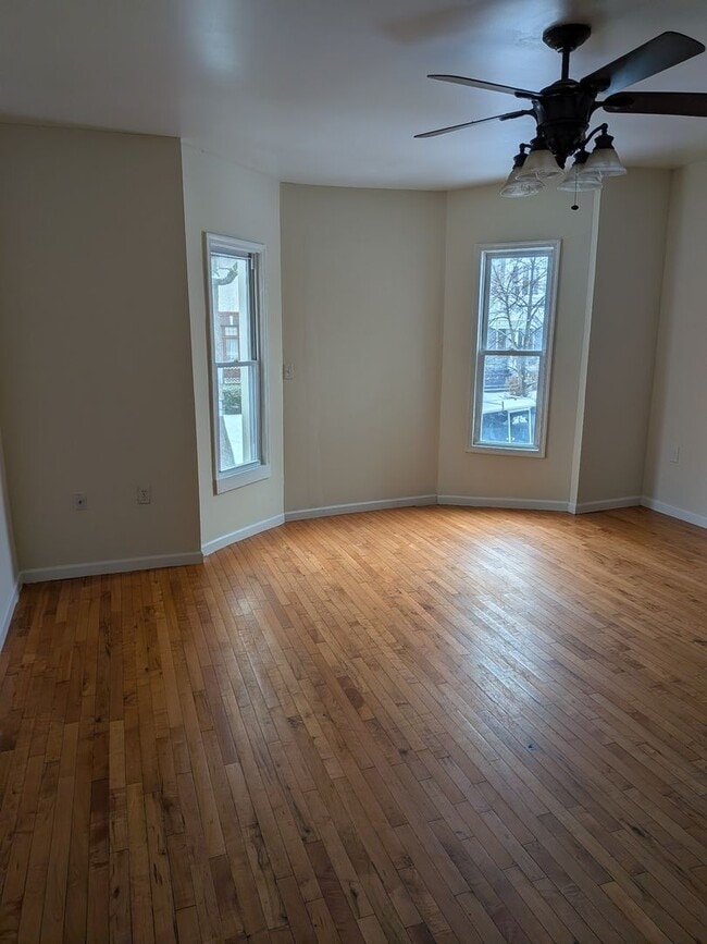 Photo - 643 Monroe Ave Unit 643 Monroe # 2 (3Bed)