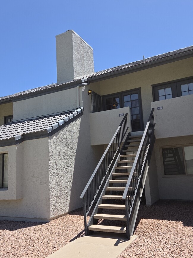 Building Photo - 3716 E University Dr