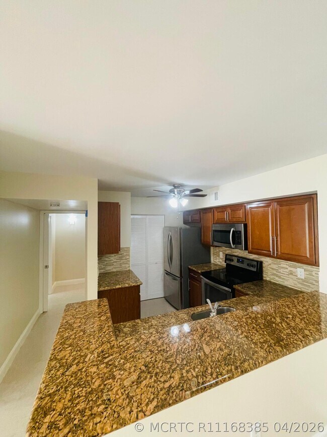 1743 Village Blvd Unidad 107