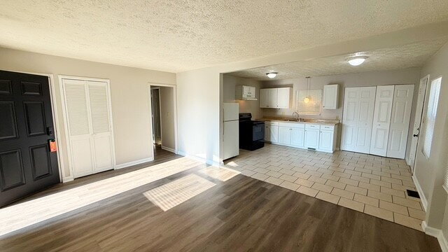 Photo - WEST SIDE 3 BEDROOM RANCH HOME AVAILABLE NOW!