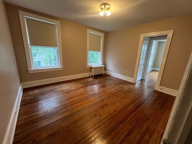 Photo - First Ave 1432 - Be Water Unidad 2nd Floor