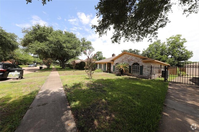 Building Photo - 9230 Stroud Dr Rental
