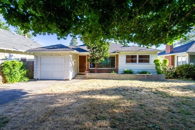 Photo - Fantastic SE Portland Home with Parking, Hardwoods, Charming Character, and Large Patio
