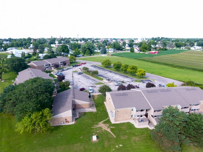 Photo - Maple Leaf Apartments