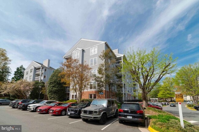 Photo - 3176 Summit Square Dr Unit 4-D3