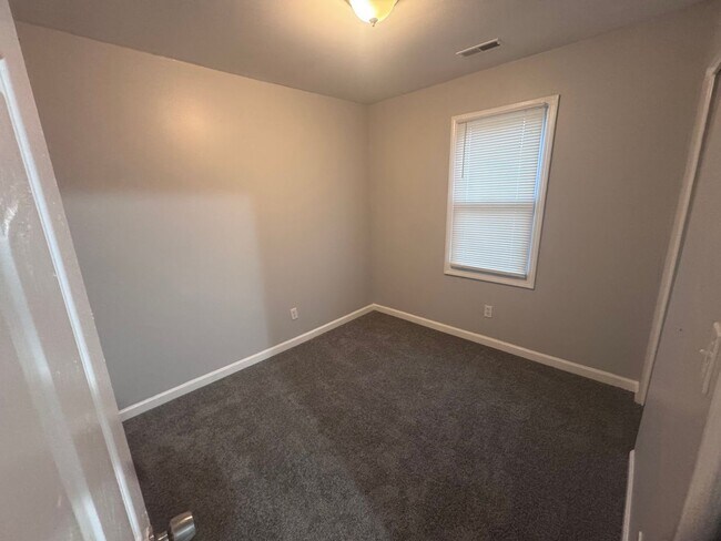 Photo - Charming Updated 2-Bedroom Home with Spaci...