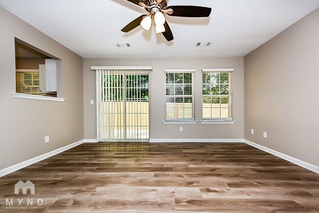 Photo - 1666 Hallmark Hills Dr