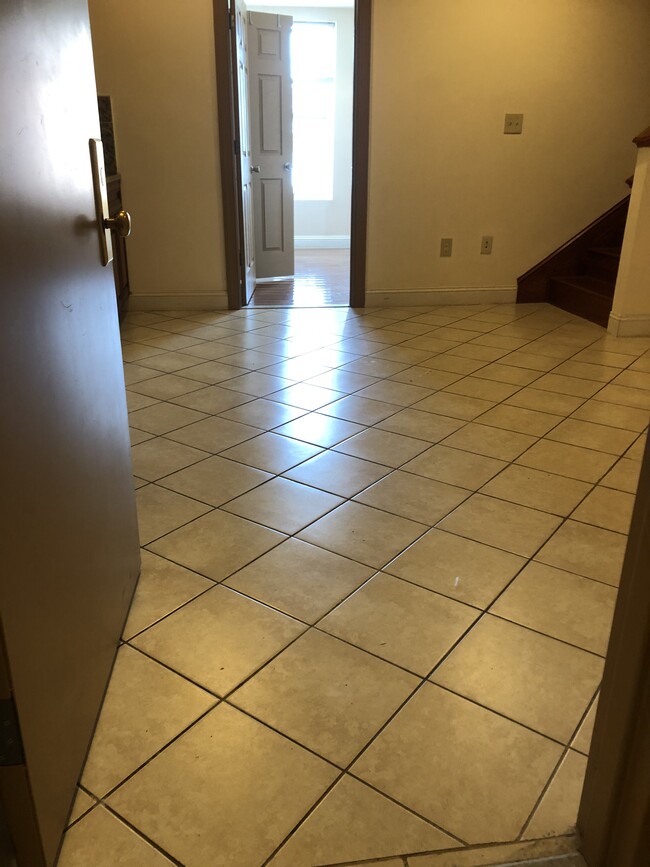 Photo - 919 Ridge Avenue