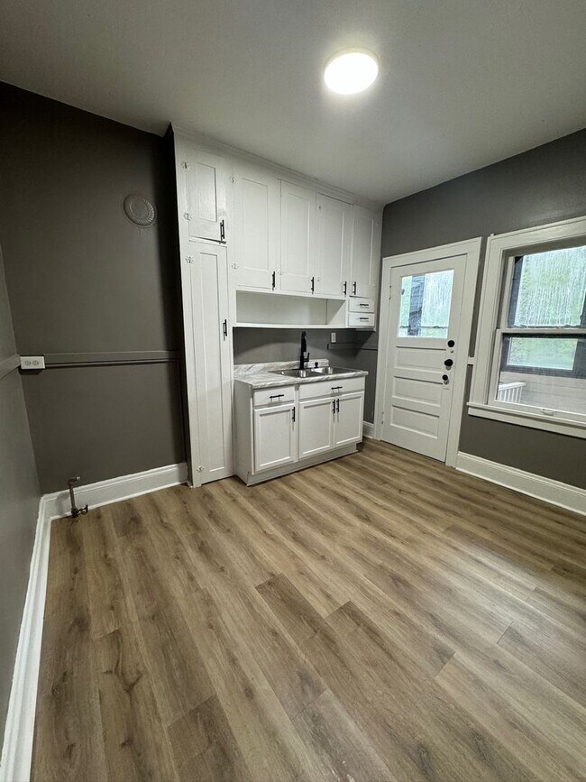 Photo - 8602 Bancroft Ave Apartment Unit THREE