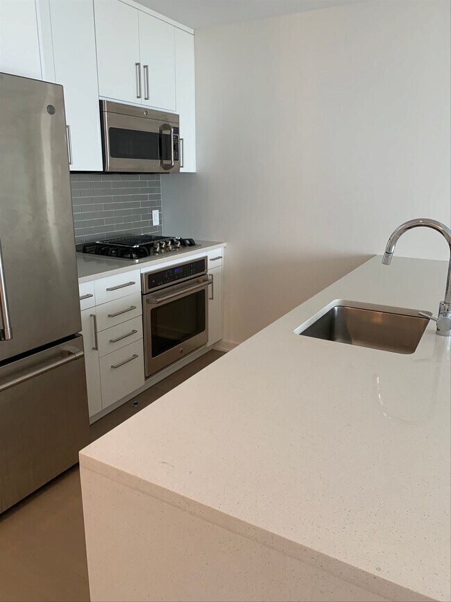 Photo - 3 Martha Washington Way Apt #100-1, Fort L... Unidad 1001