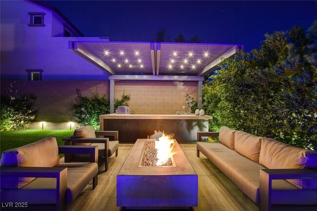 Photo - 2567 Speyburn Ave