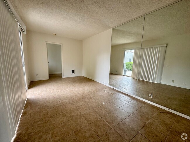 Building Photo - Great Santa Monica Location! Walking Dista... Unit 1128 21st St  C Rental