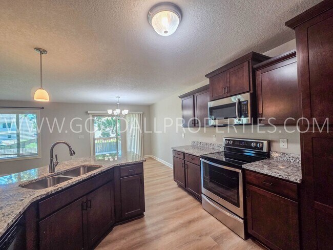 885 Northview Dr