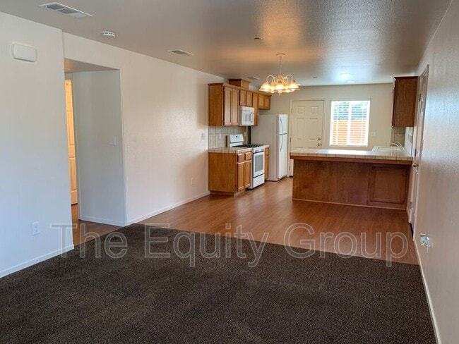 Photo - 2921 N Crowe St