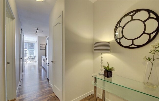 Photo - SEATTLE WATERFRONT CONDO FOR RENT w VIEWS!