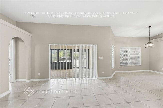 11425 Via De Renee Pl