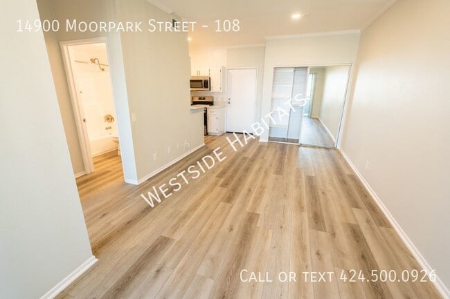 Building Photo - 14900 Moorpark St Unit 108 Rental