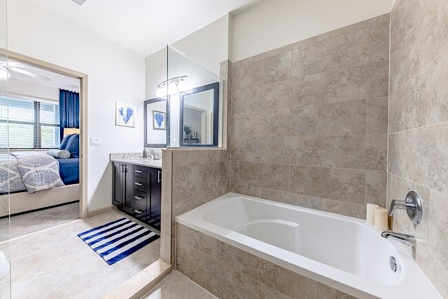 The Hamptons at Palm Beach Gardens Apartments