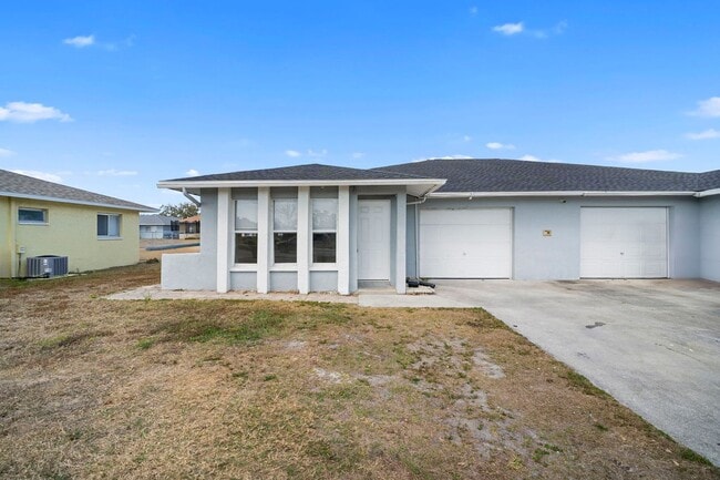 Building Photo - ****SPECIAL 2 WEEKS FREE****  Move-In Ready Cape Coral Home – Newly Remodeled Interior