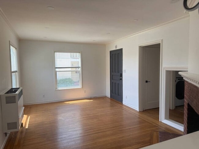 Photo - 1br - 700ft2 - Charming 8-unit apartment building. Walk to N. Berkeley BART Unit 1428B