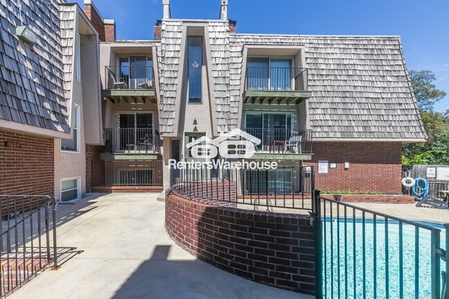 Building Photo - 3602 Gillham Rd Rental