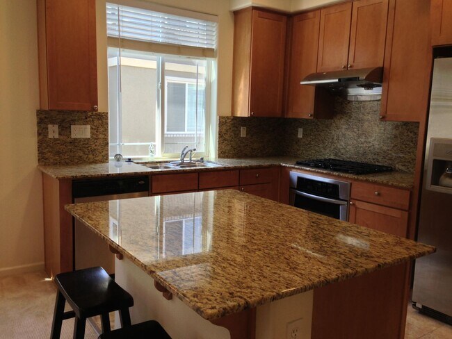 Photo - $3995 / 3BR - GORGEOUS NEWER MILPITAS HOME