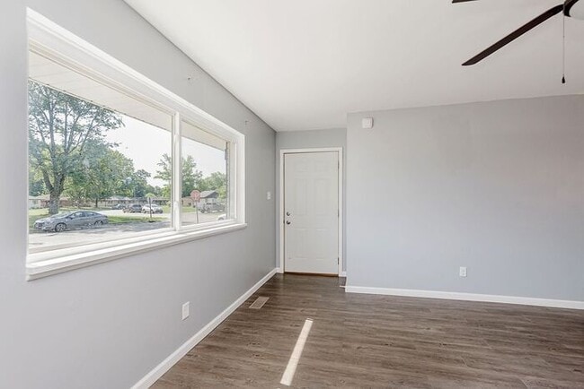 1530 S Drexel Ave