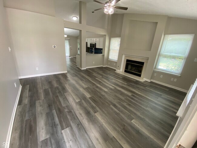 Photo - 8457 Traders Ct