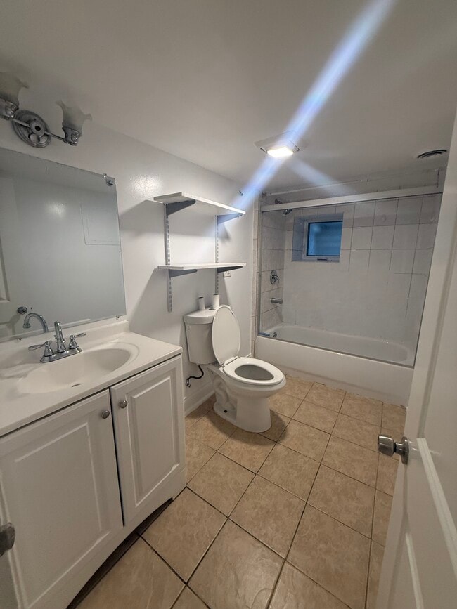 Photo - 1056 N Parkside Ave Unit G