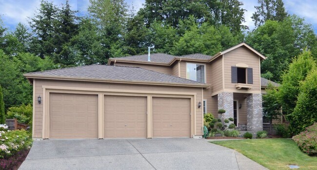 An Elegant impeccably maintained home with... - An Elegant impeccably maintained home with...