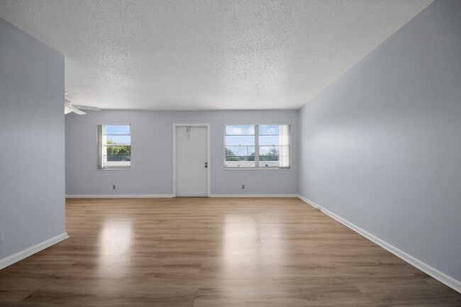 Photo - 3034 Ellesmere B Unit 3034