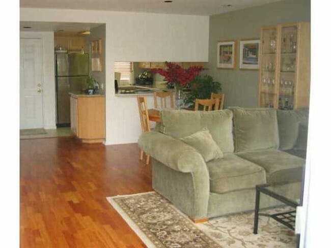 Photo - 3 Bed 2.5 Bath in Pacific Beach with laundry and garage!