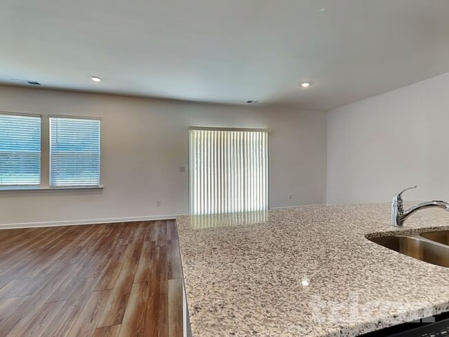 Photo - 2448 Lennox Rd SE