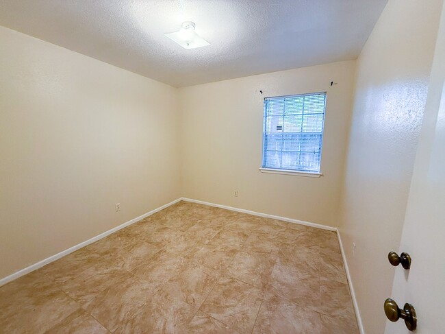 Photo - 3005 Brook Dr